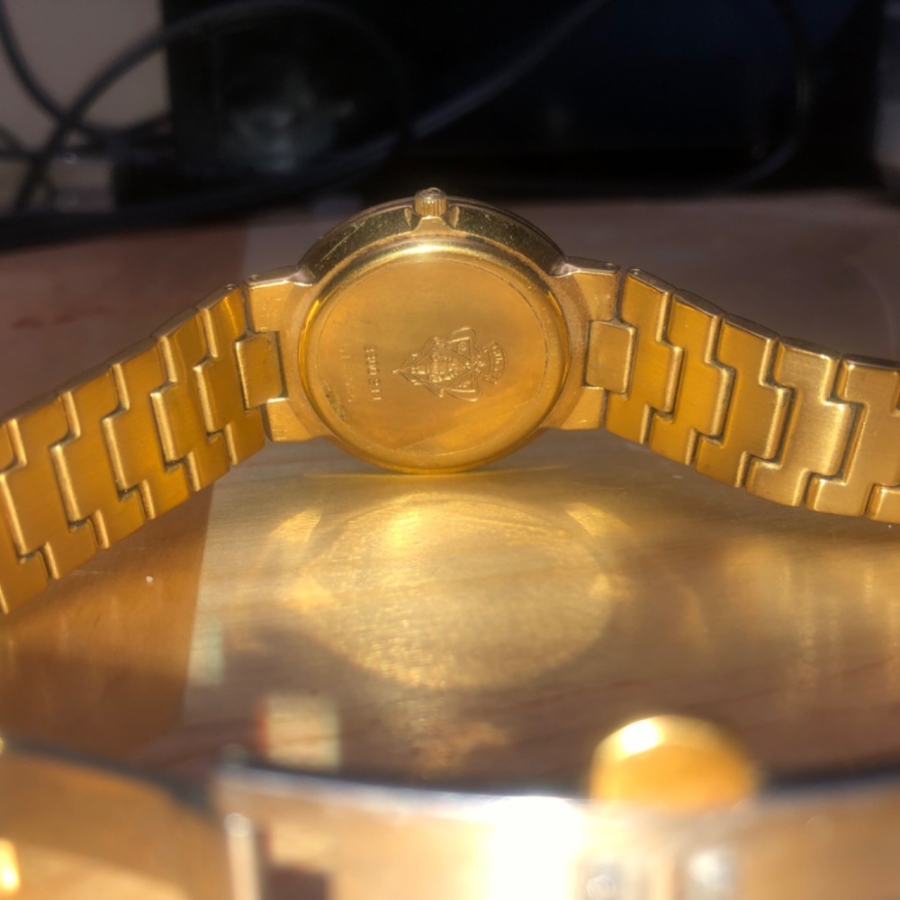 Vintage Gold Gucci watch 3300.2.M. - Picture 2 of 4